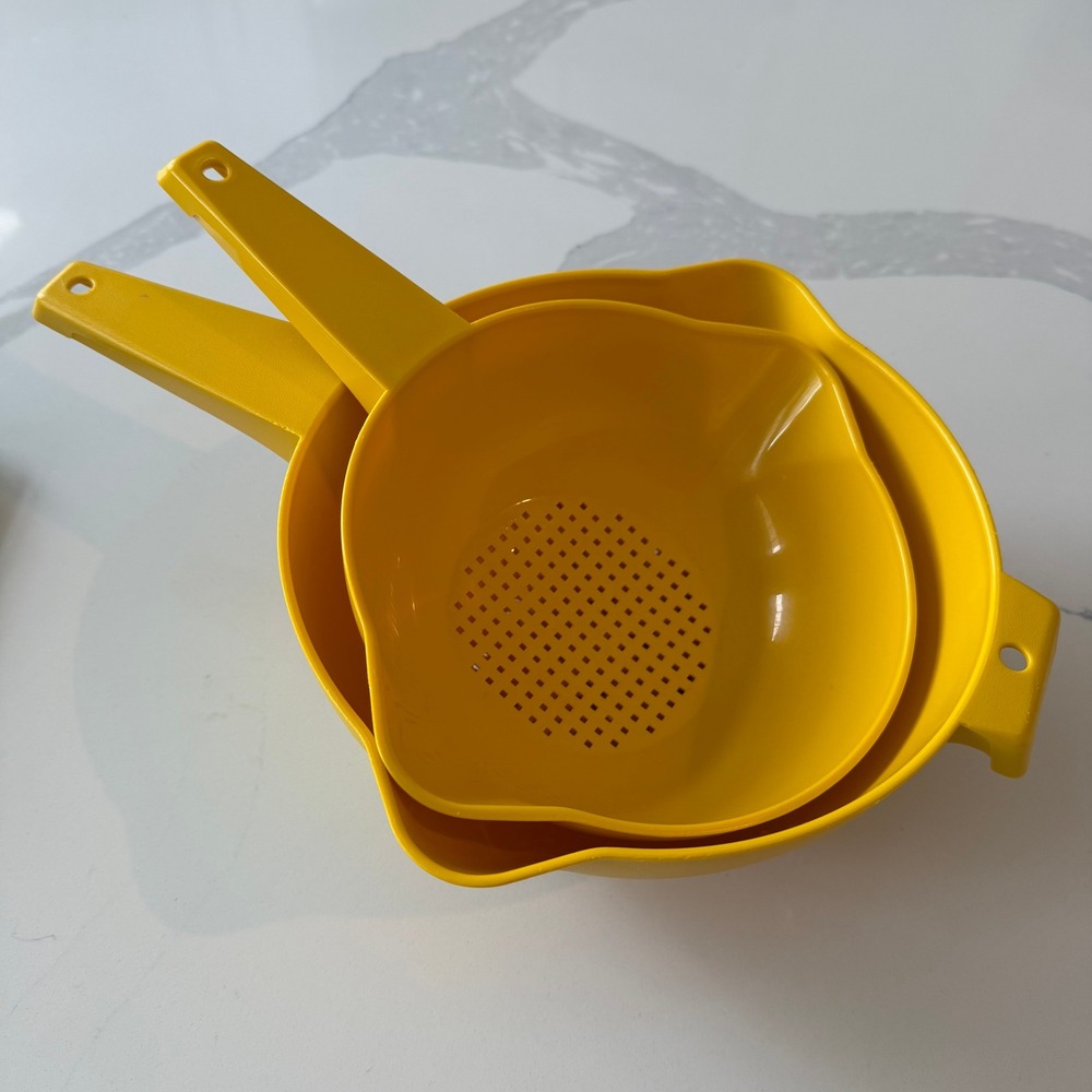 Vintage Tupperware Nesting Colander Set Yellow Plastic Strainers 2 Pieces